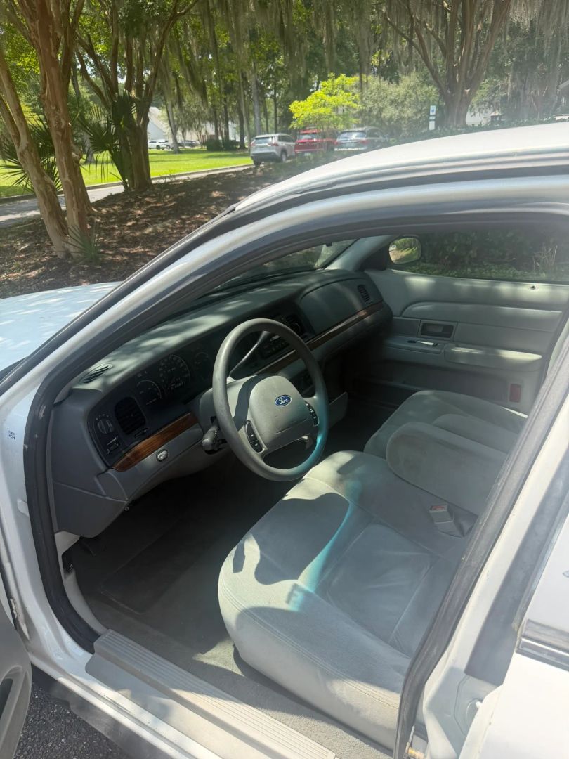 ford crown victoria 2003 2FAFP73W03X210303 image ford crown victoria 2003 2FAFP73W03X210303 image